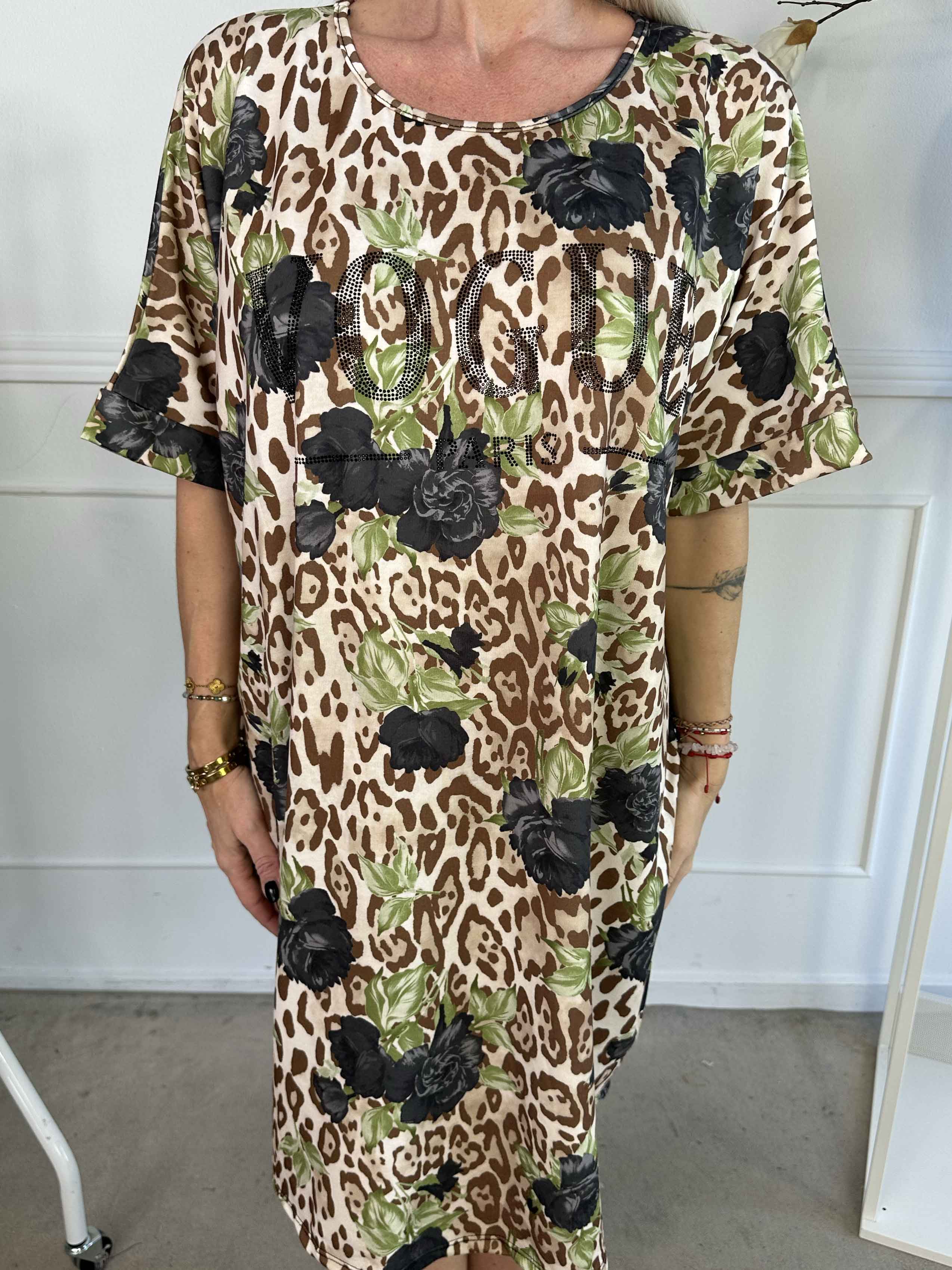 Mintu Leo Dress - Blød t-shirtkjole i bomuld med leopardprint